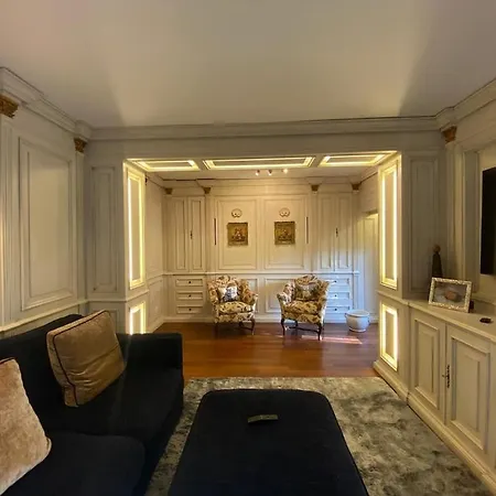 Apartment Luxury Via Giulia With Private Garden Rome
