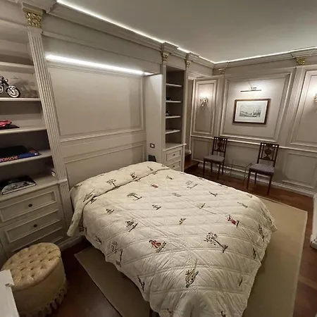 Apartment Luxury Via Giulia With Private Garden