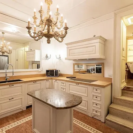 Luxury Via Giulia With Private Garden Apartment Rome